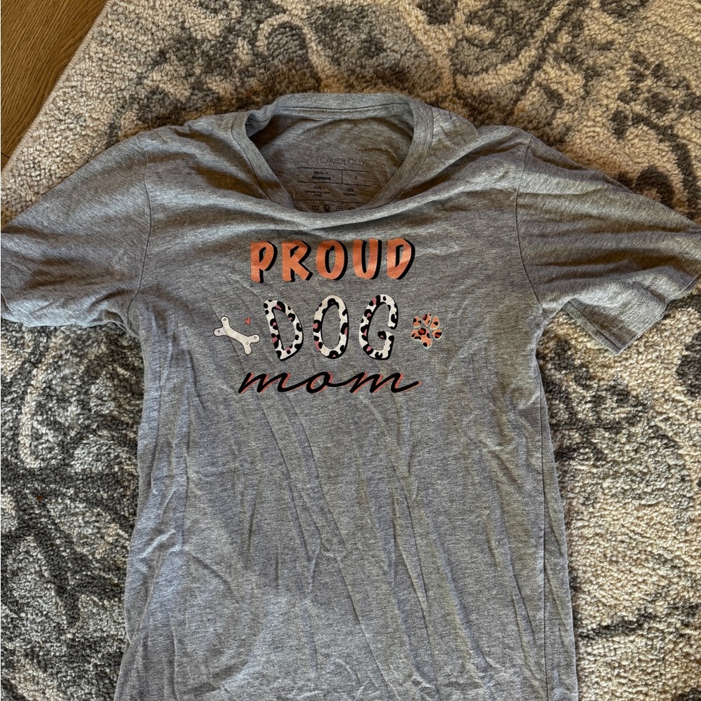 Gray Proud Dog Mom T-Shirt